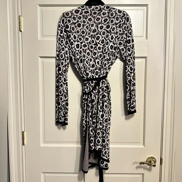 DVF x Target Leopard Mini Wrap Dress NWT Black Cream Long Sleeve - Picture 4 of 4